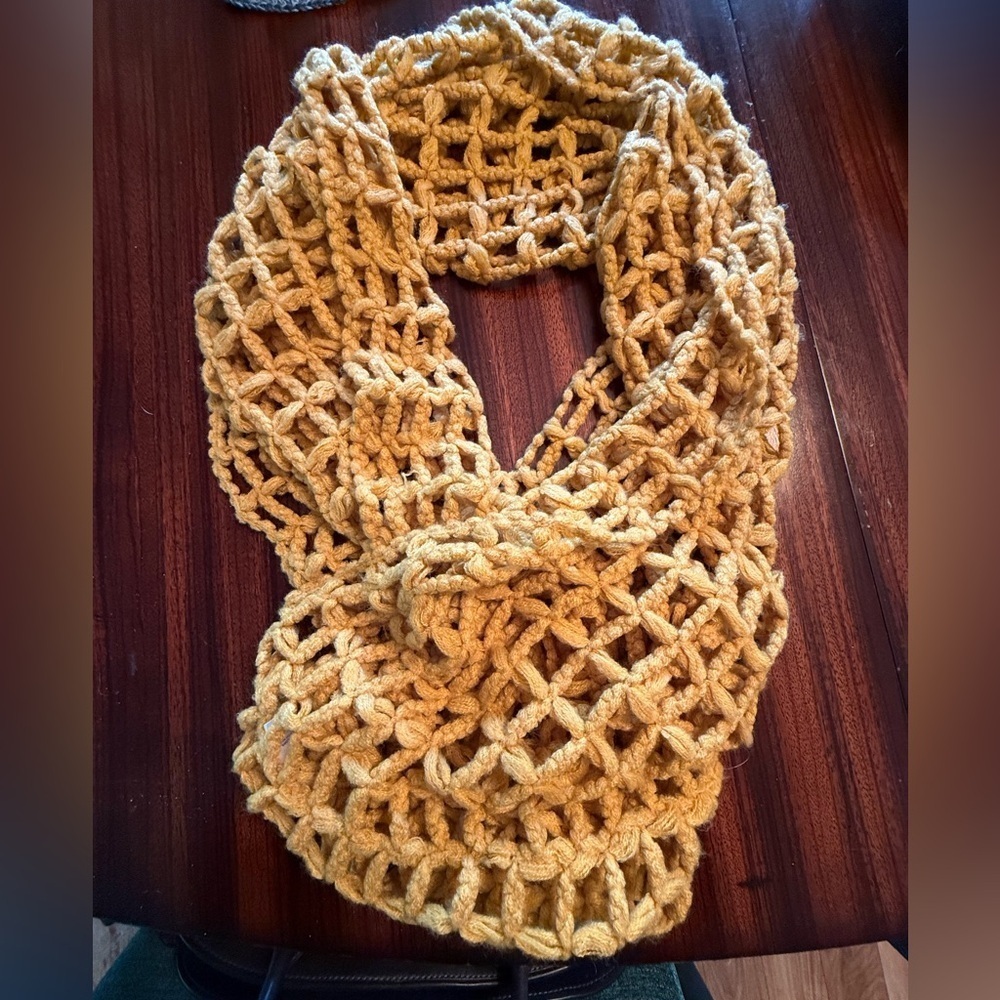 Mustard Yellow Chunky Knit Open Weave Acrylic Infinity Scarf Boho Hippie NWOT
